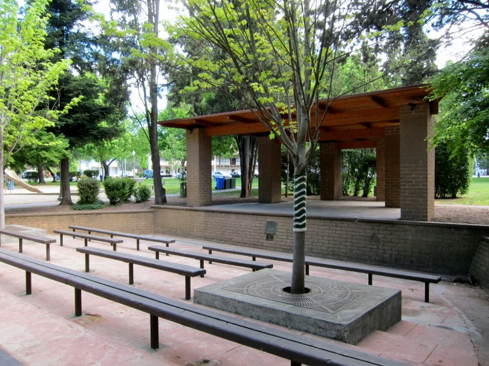 Yarn bomb at amphitheatre in Sonoma Plaza